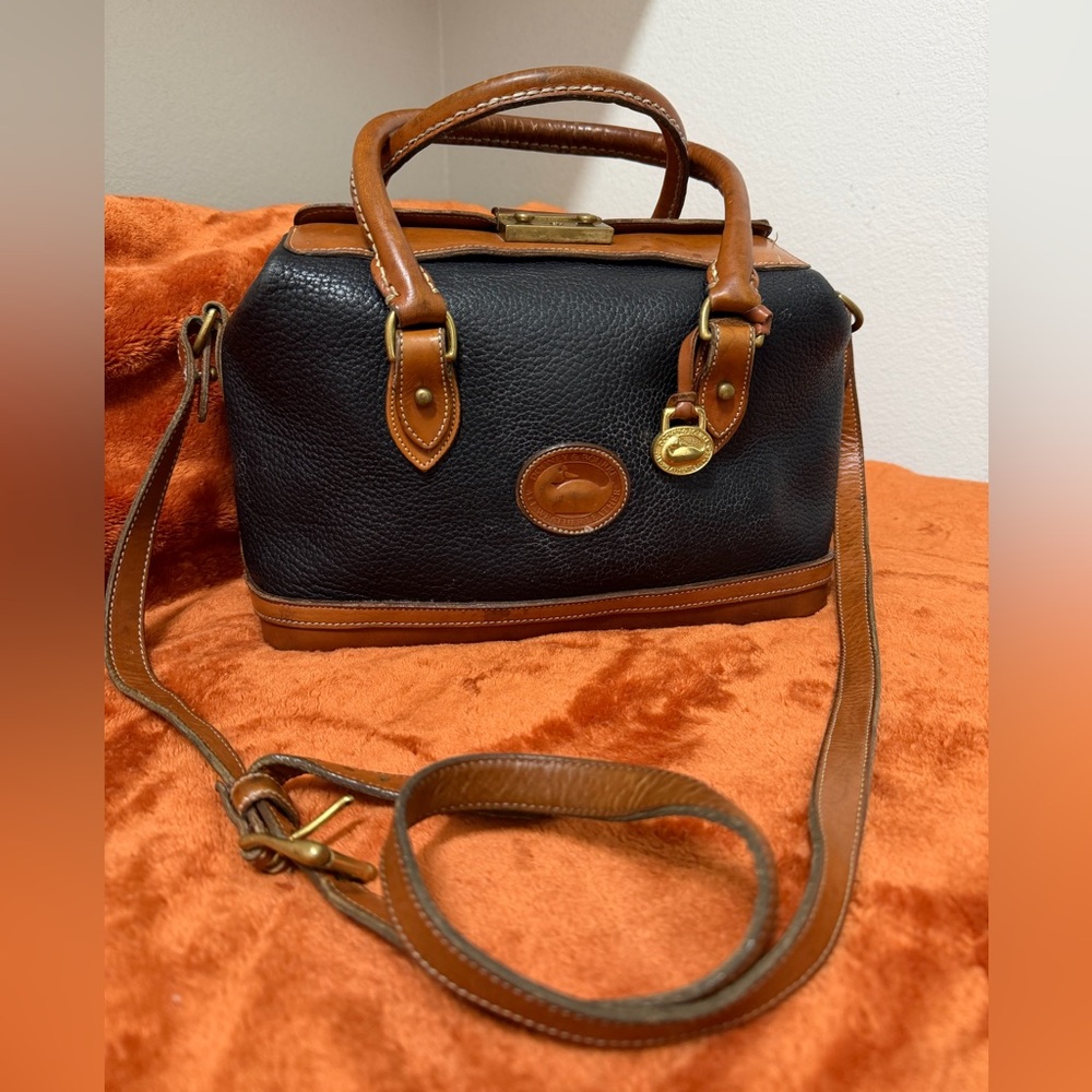 Vintage Dooney & Bourke AWL Doctor Satchel Black & Tan Made in USA - Picture 13 of 13
